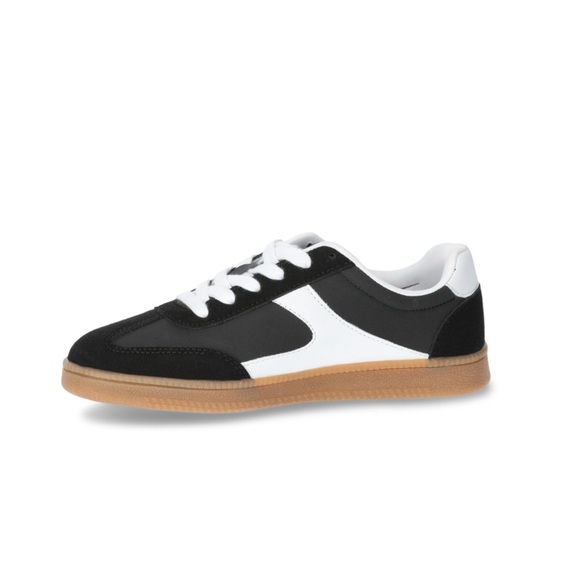 2/$10 No Boundaries Women’s Sport Sneaker - Picture 1 of 7